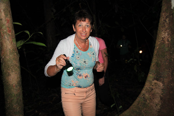 Gina Mom in de jungle bij de Kinabatanganrivier